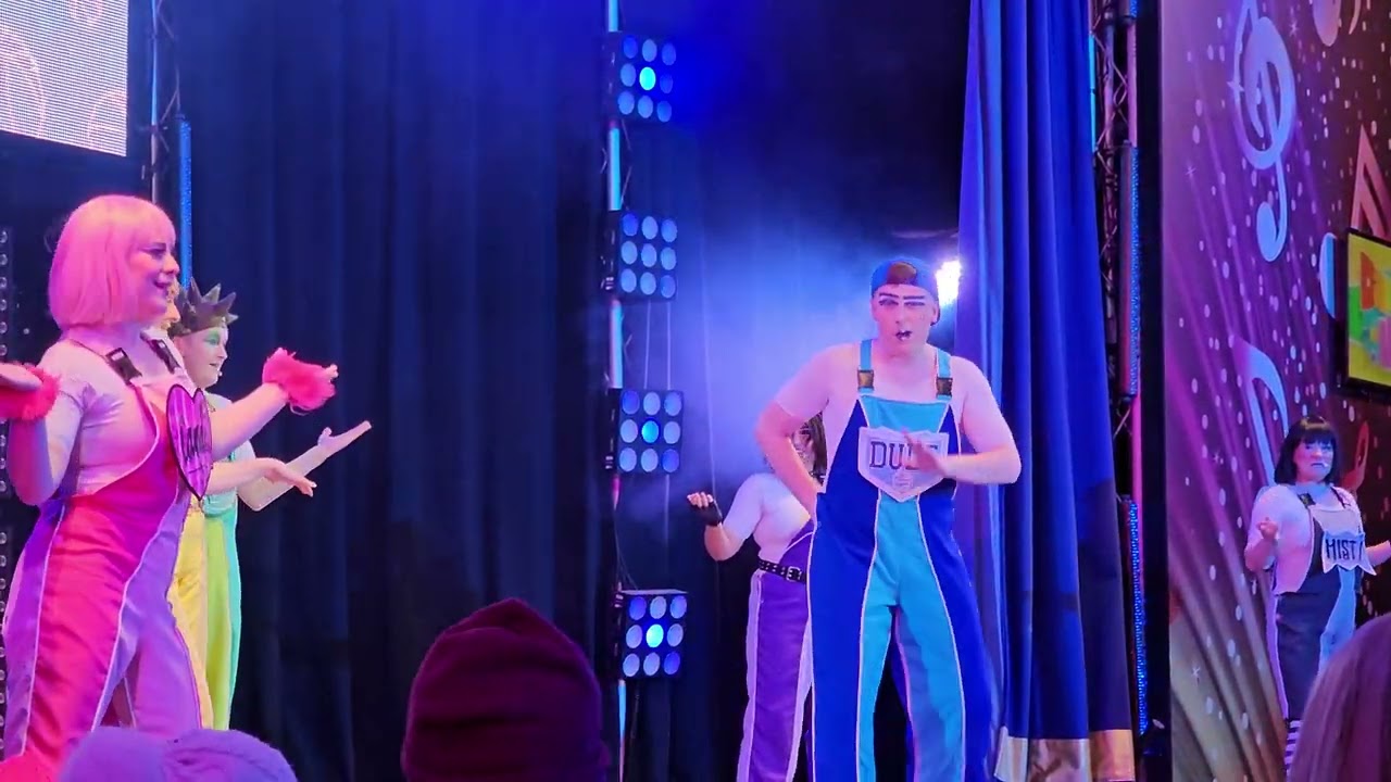 Skyline gang!! dance with us!! Dudes verse Christmas  special butlins Bognor regis