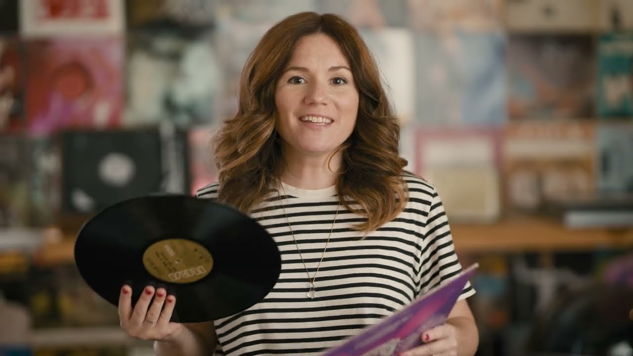Le retour du vinyle: pourquoi opter pour une table tournante?