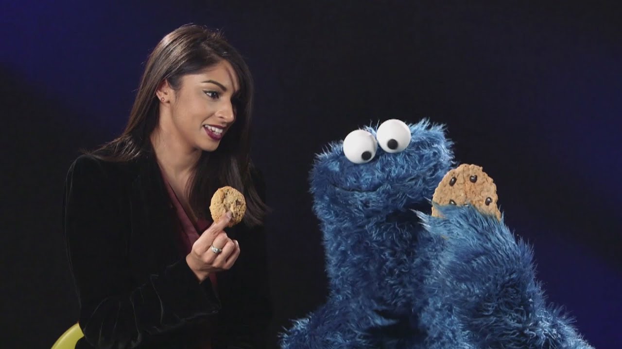 Cookie Monster teaches us the proper way to eat a cookie