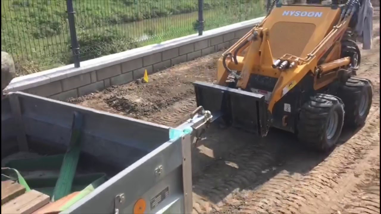 Hysoon 380 s multifunkčným náradím