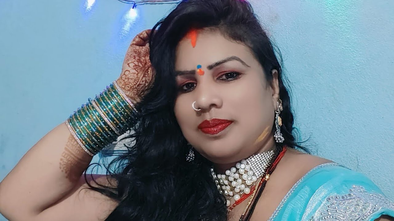 Anita gazipuriya official  is live! दोस्तो सब कुछ करना पर प्यार मत करना 😭