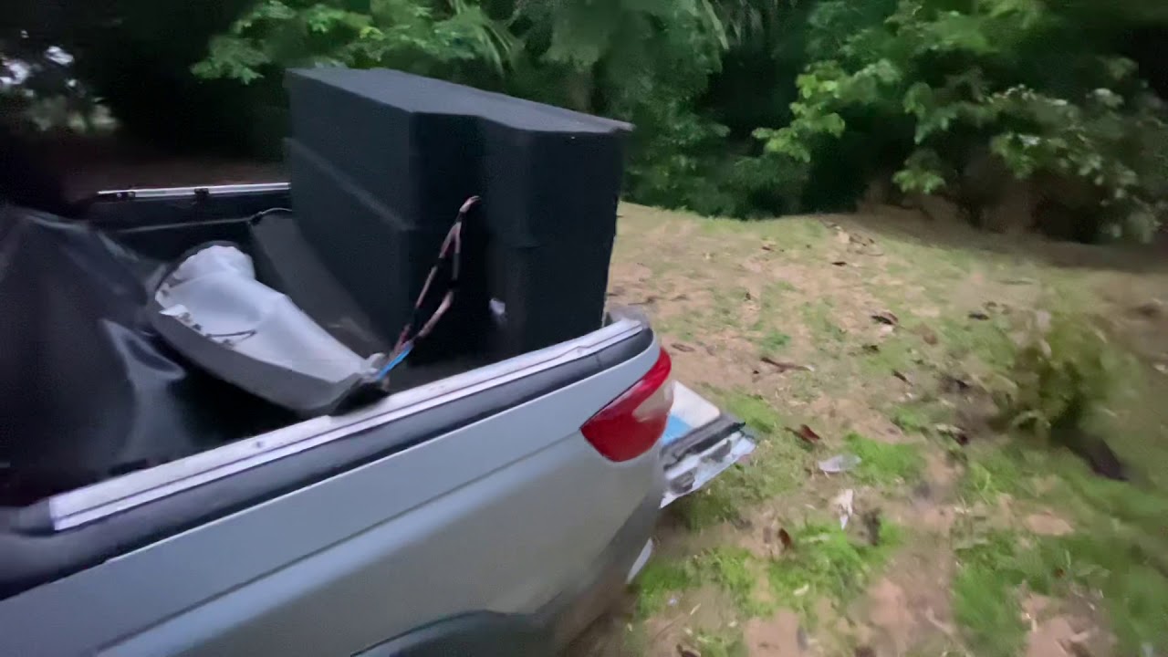 Fiat strada com aro 18 tocando muito com três falante de 15p 3k1 7driver