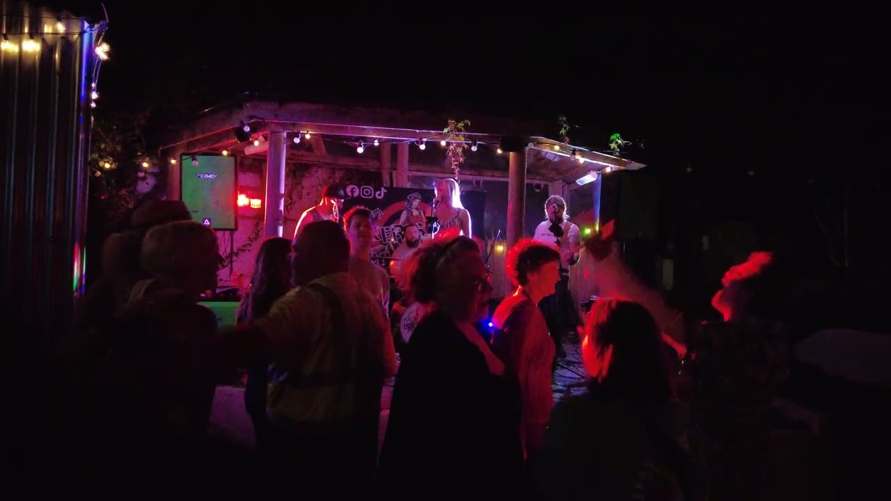 Kerosene Cocktail – Pop-Punk Cover of The Proclaimers’ “I’m Gonna Be (500 Miles)