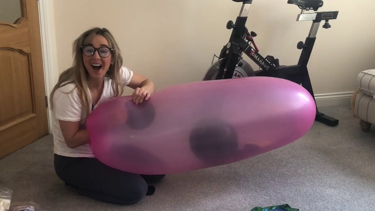 Small balloons inside the biggest balloon ever CHALLENGE