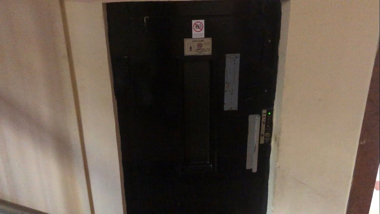 1960s FJV single-speed traction elevator (Original) - @ Budapest, Lajos utca 49/C