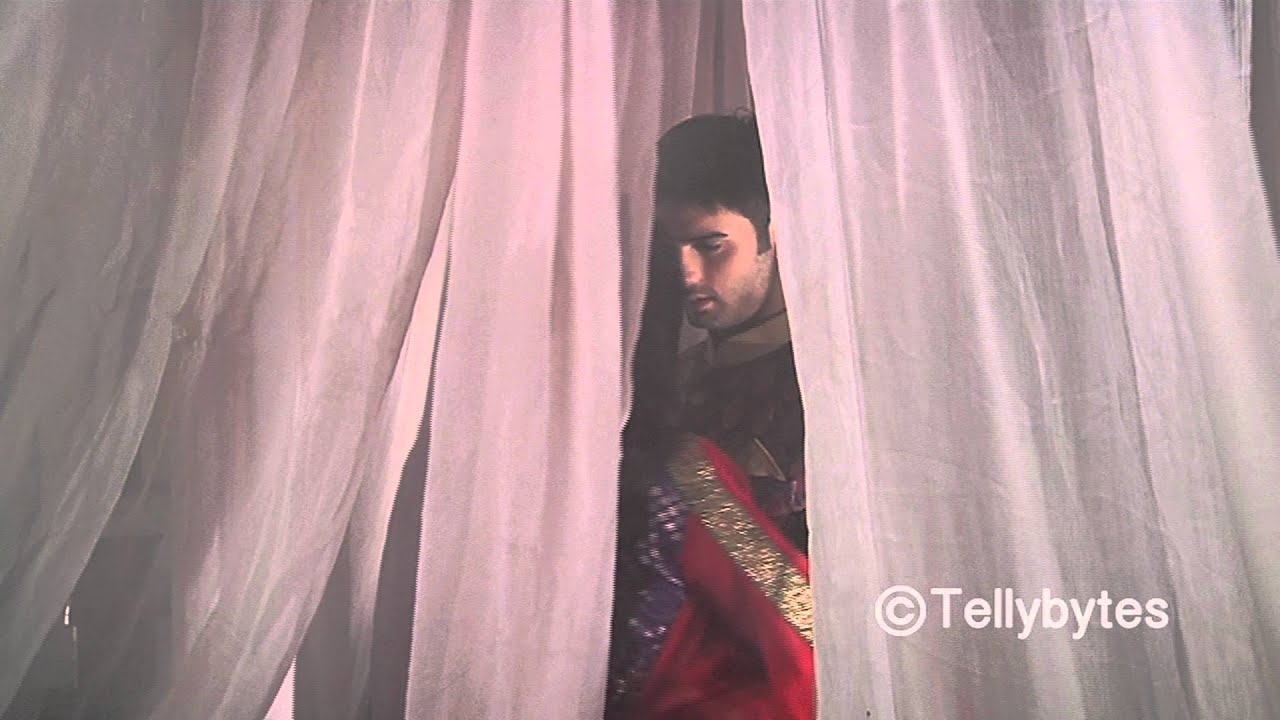 Swaragini - Swara and Sanskar's ROMANTIC DANCE