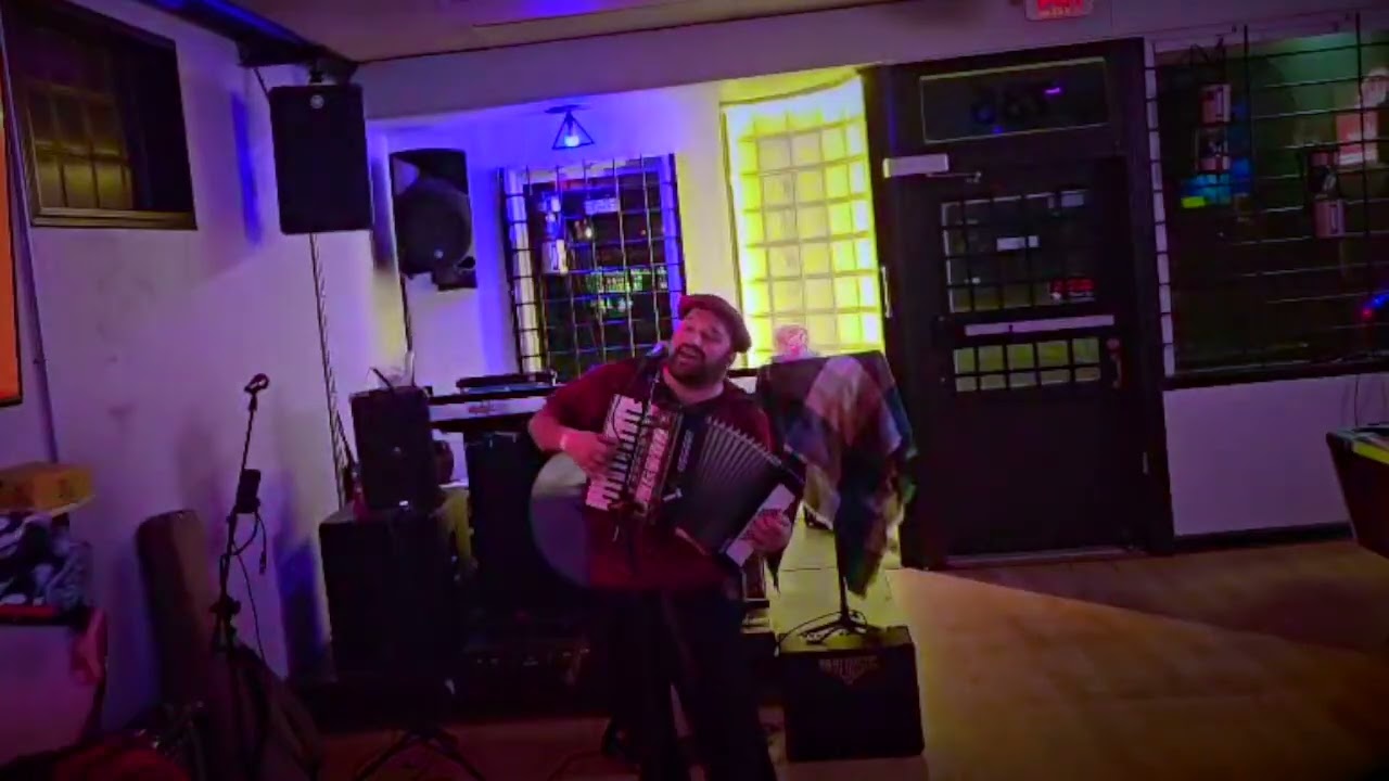 Bailaches Carolina? (traditional Galician song()