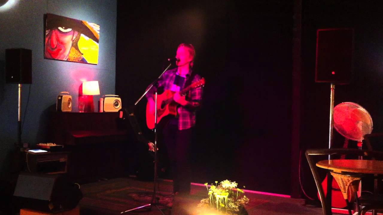 Simon E Persson - Goes Up Comes Down live at Xwray cafe, Fremantle, Australia