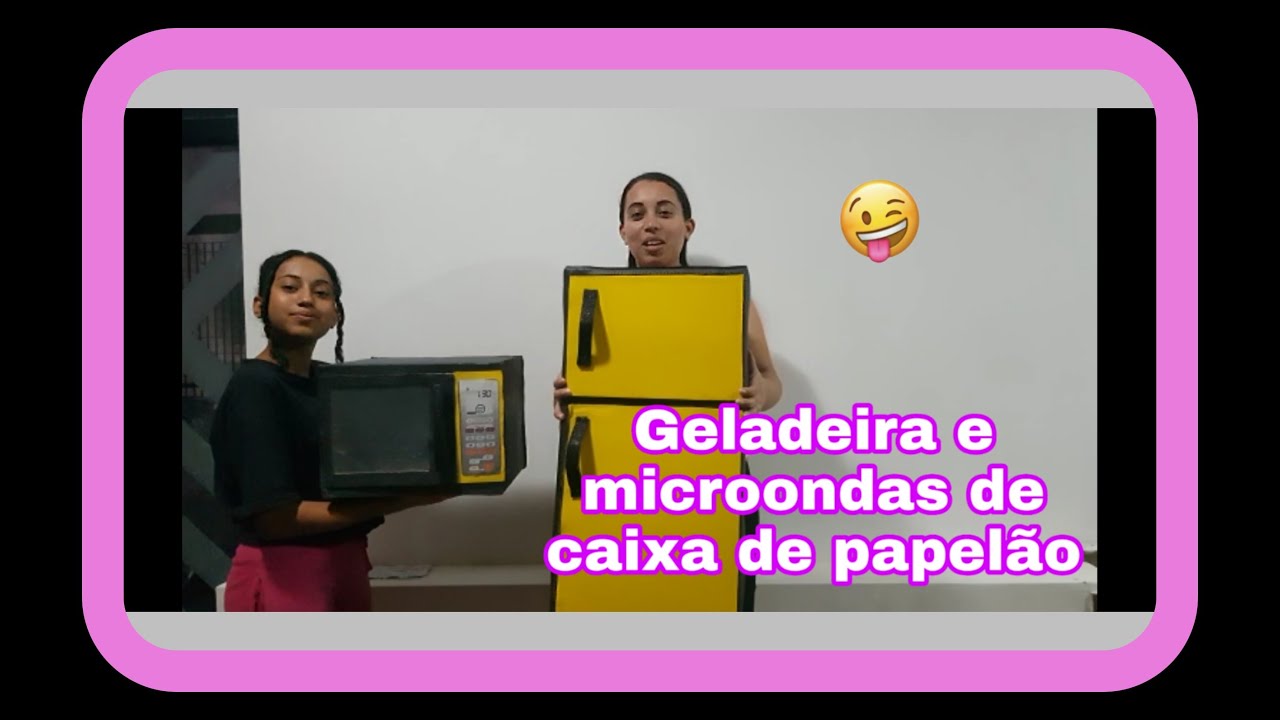 Geladeira e Microondas de brinquedo feitos de caixas de Papelão