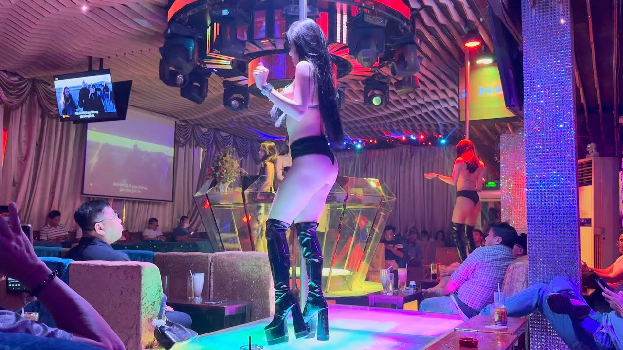 Thú Vui Uống Cà Phê Và Nghe Nhạc Dj Ngắm Gái Xinh Tại Sài Gòn