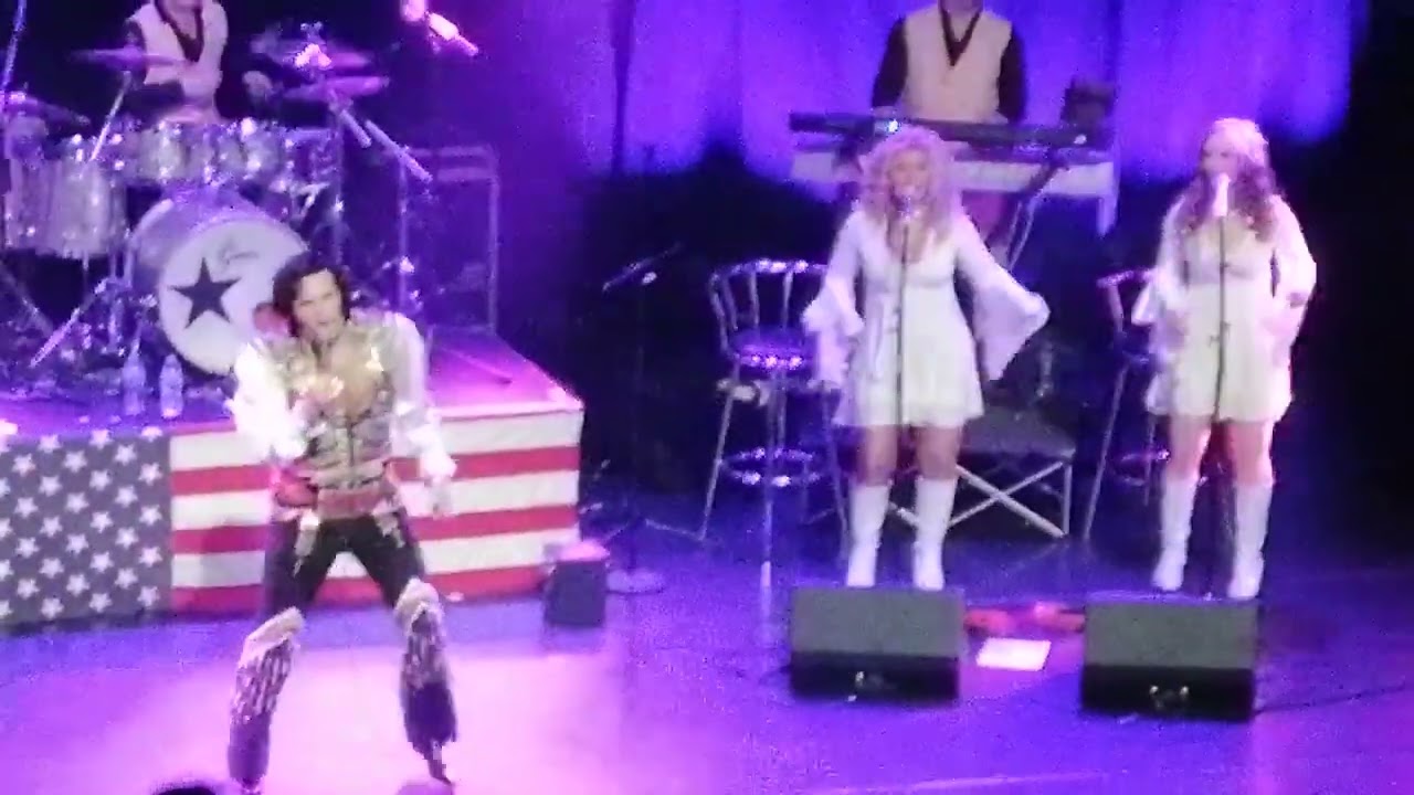 The Elvis Spectacular @ The Grand Opera House   CIARAN HOULIHAN and Band  (1)