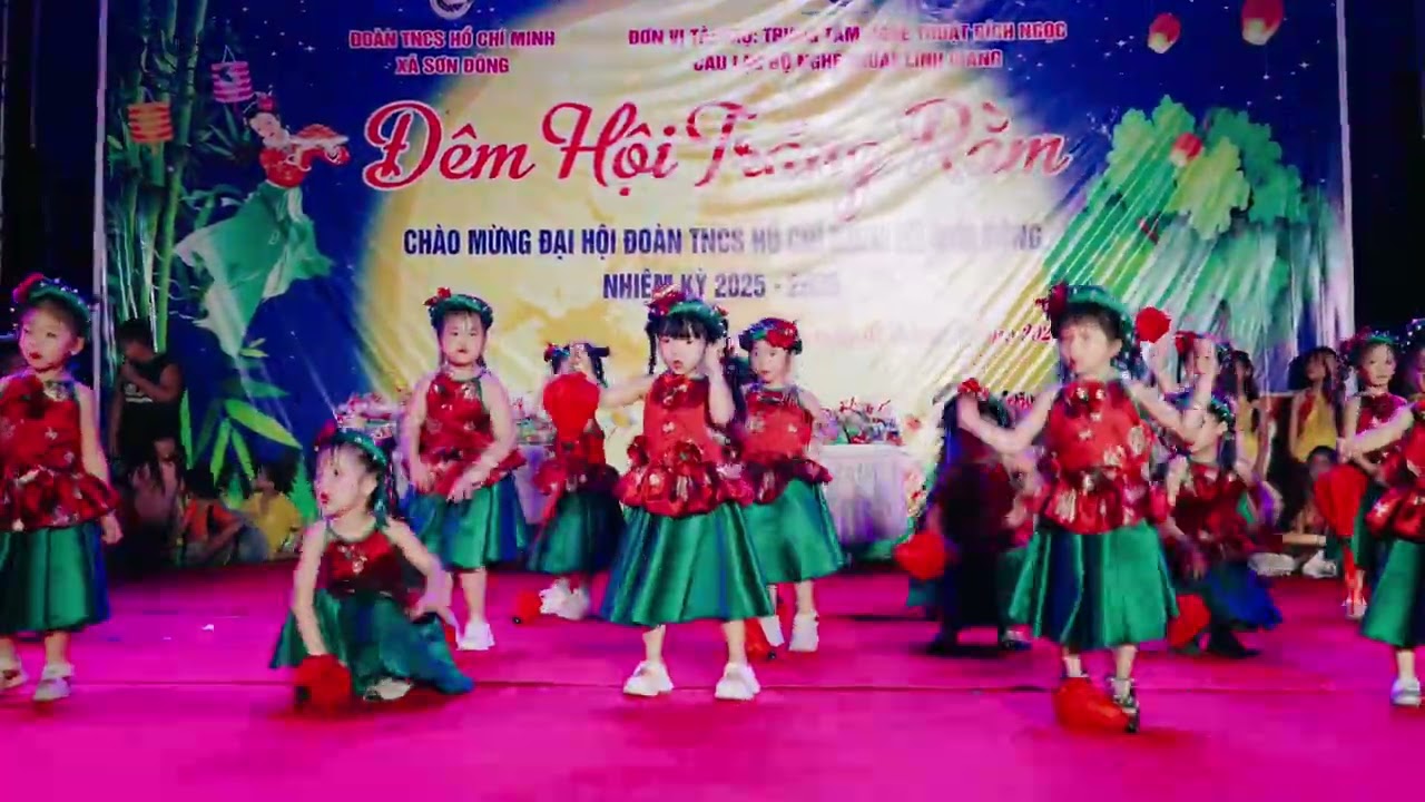 Đêm Hội Trăng Rằm Múa #nhaytreem #mua #dance #mau #phuongchi #maunhi #nhimyeuoi