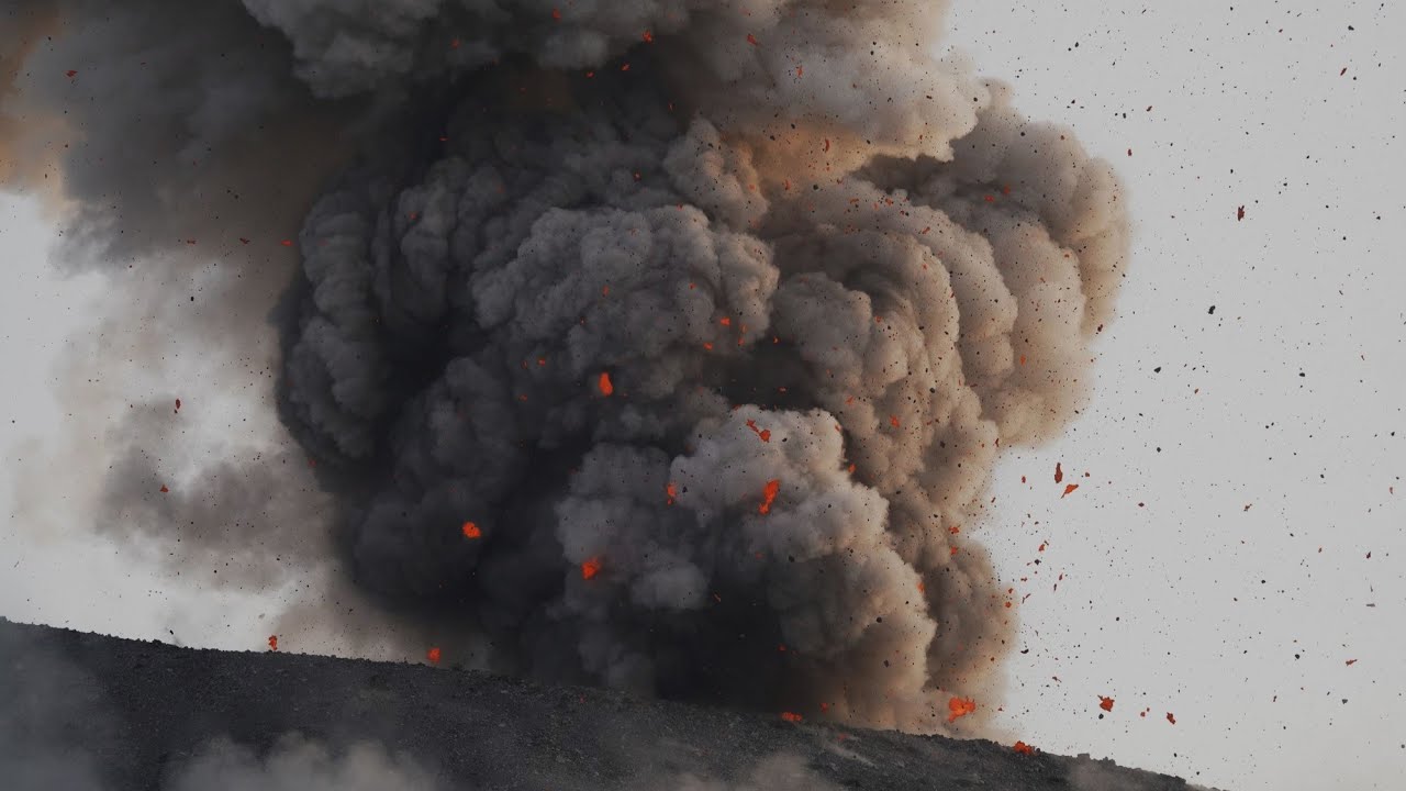 Eruption du volcan LEWOTOLO en Indonésie