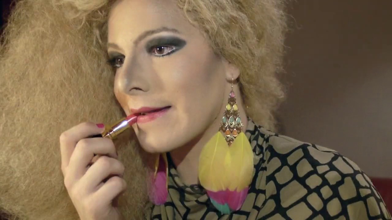 Die Verwandlung - Eine Drag Queen aus Freiburg