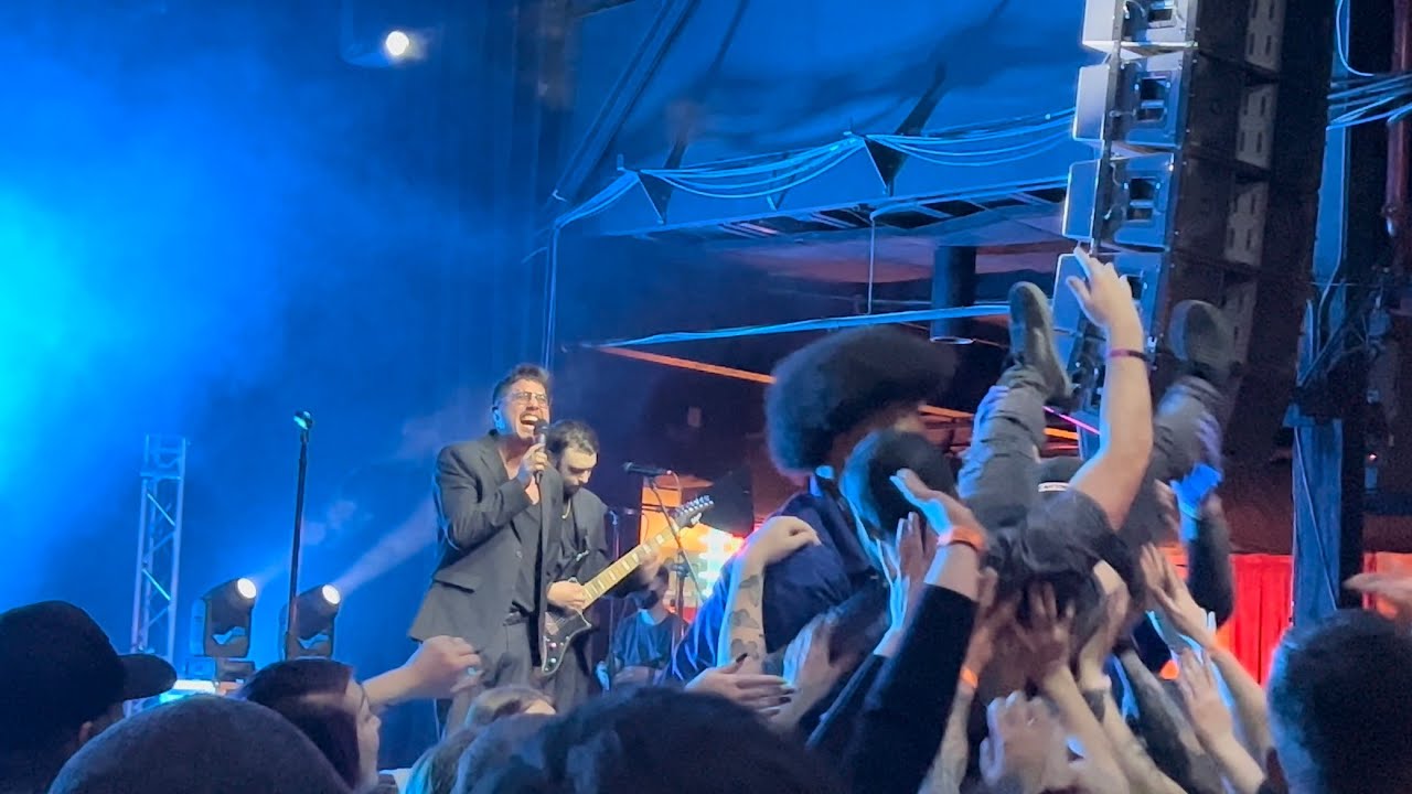 Dayseeker - Crying While You&rsquo;re Dancing (Live in Charlotte, NC November 3rd 2022)