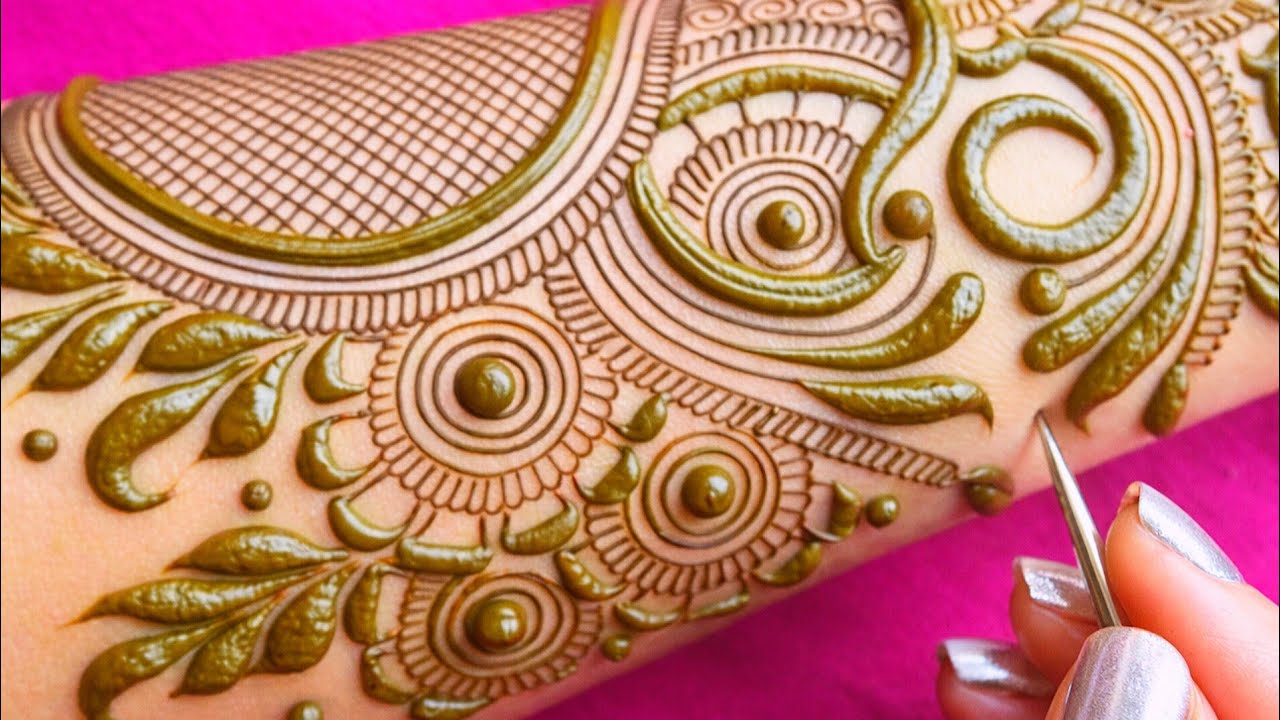 Elegant Arabic Mehndi Design with Silver Nails | Trending Floral Pattern 🌸✨ #ArabicMehndi