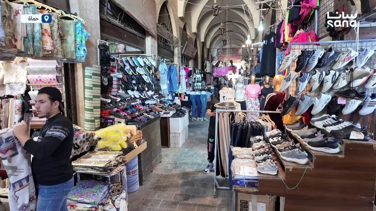 السوق الطويل في مدينة حماة منتجات متنوعة وأسعار مخفضة