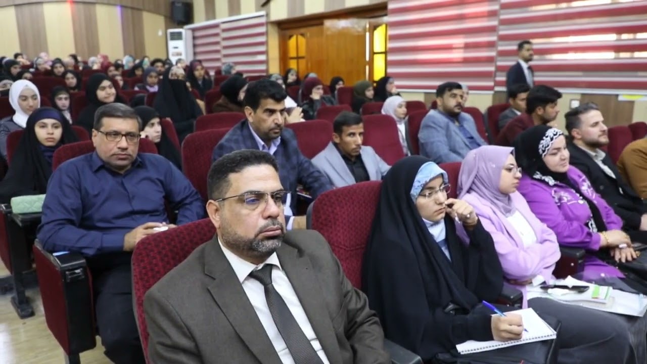 جانب من محاضرة الاستاذ الدكتور سعيد عدنان التي أقامها إتحاد الأدباء والكتاب في المثنى ،