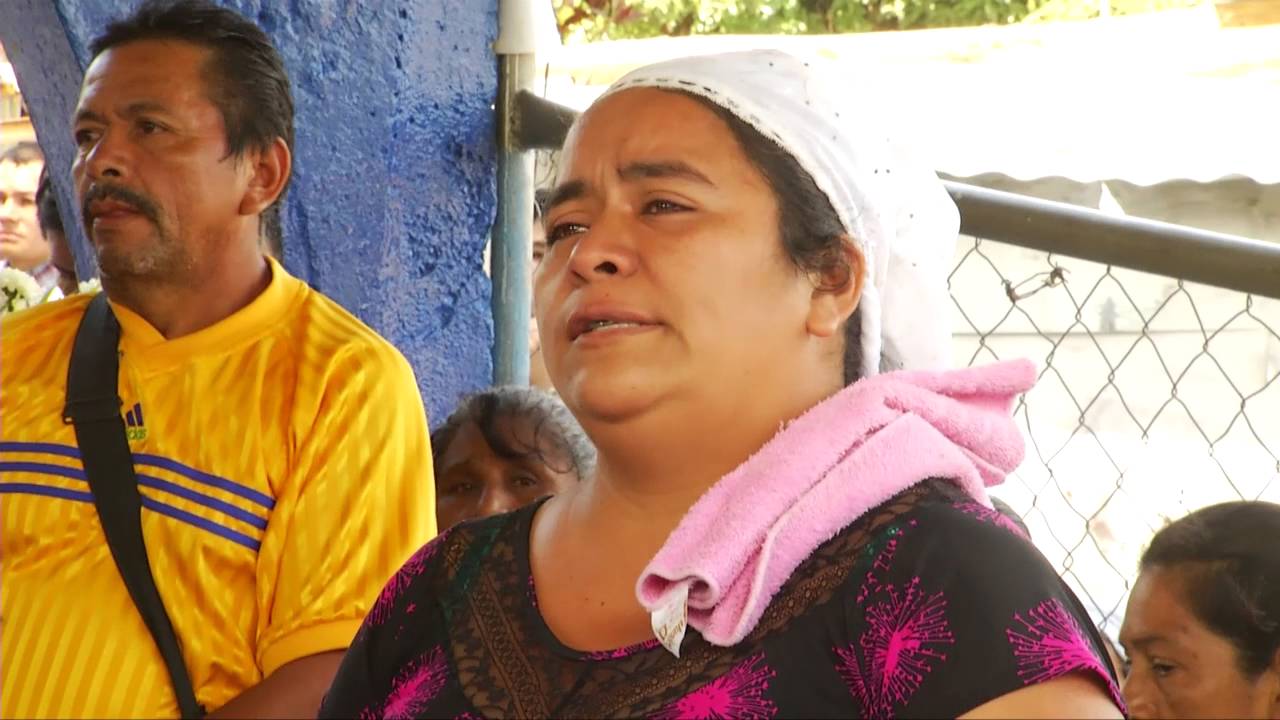 Entierran a víctimas de masacre de San Juan Opico @josepinedaTCS