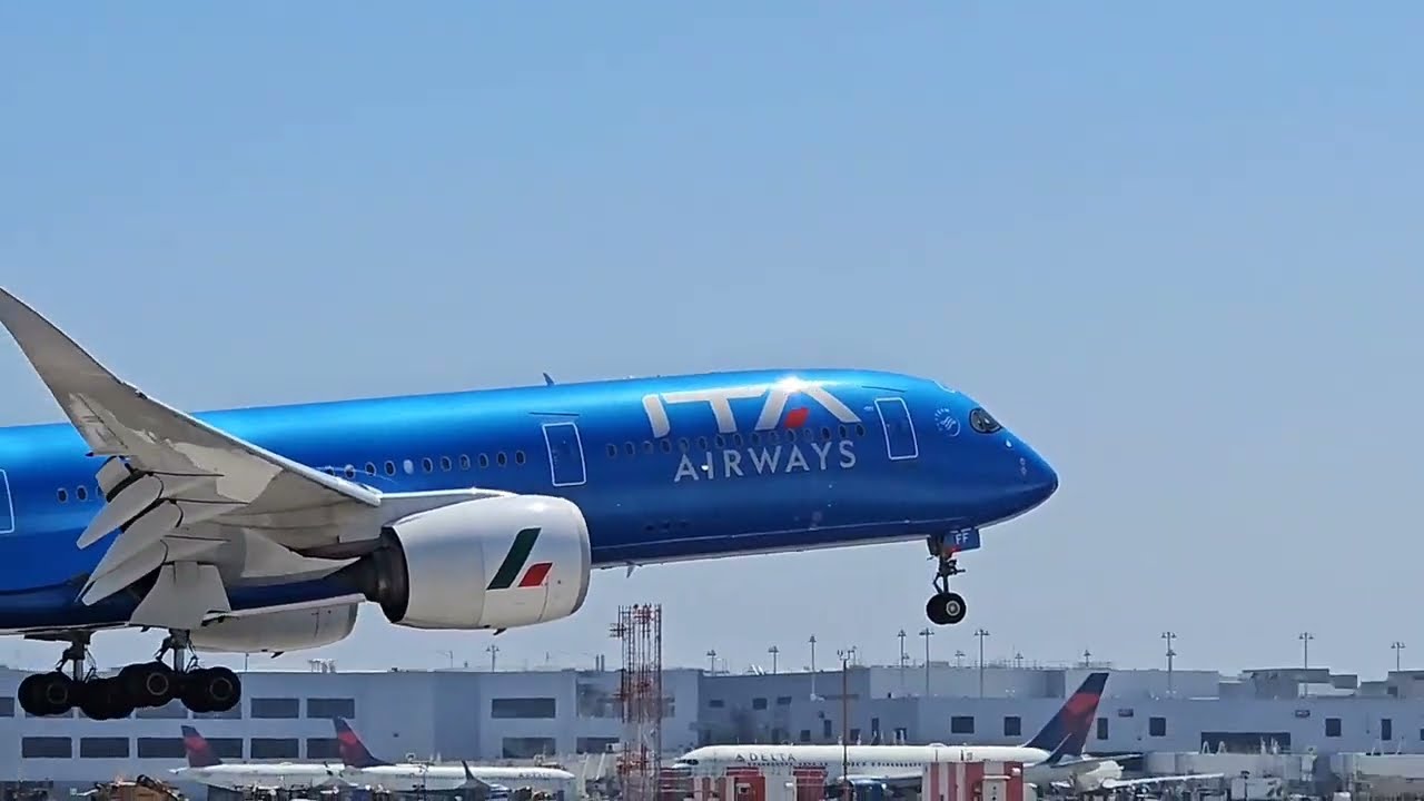 Amazing flight from Los Angeles International Airport