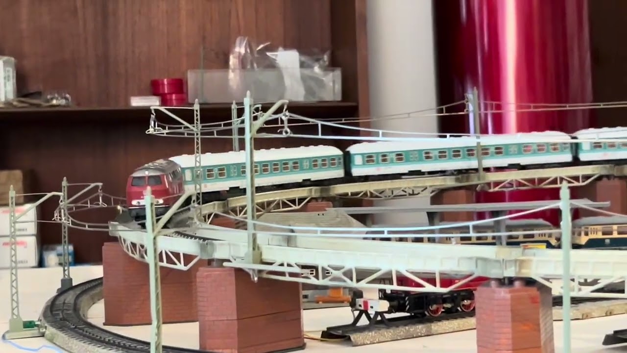 Märklin Analoganlage Part 7. Baureihe 151 mit Erzwagen. 