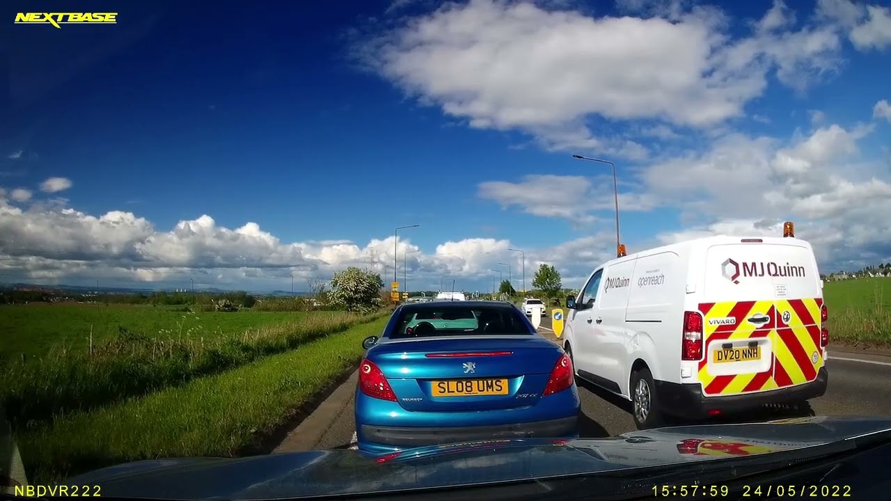 Van queue jumps on wrong side of road