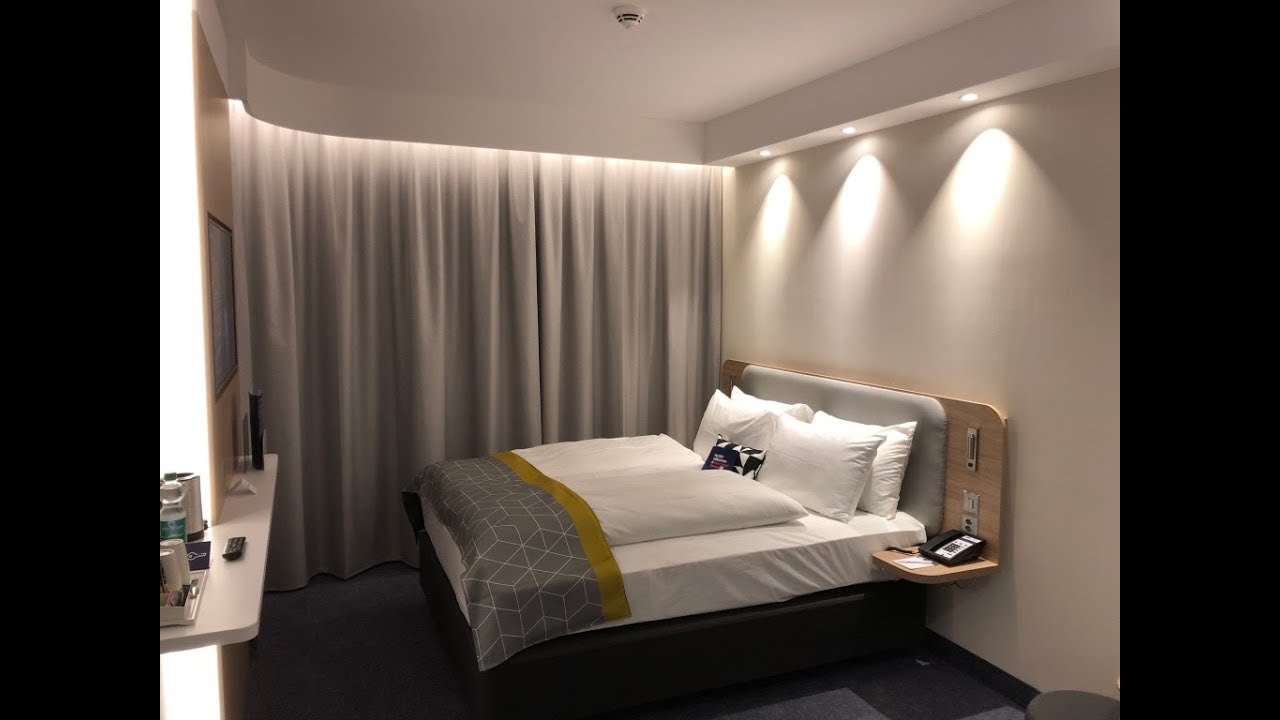 Hotel Room Video - Double Room Standard - Holiday Inn Express Kriens