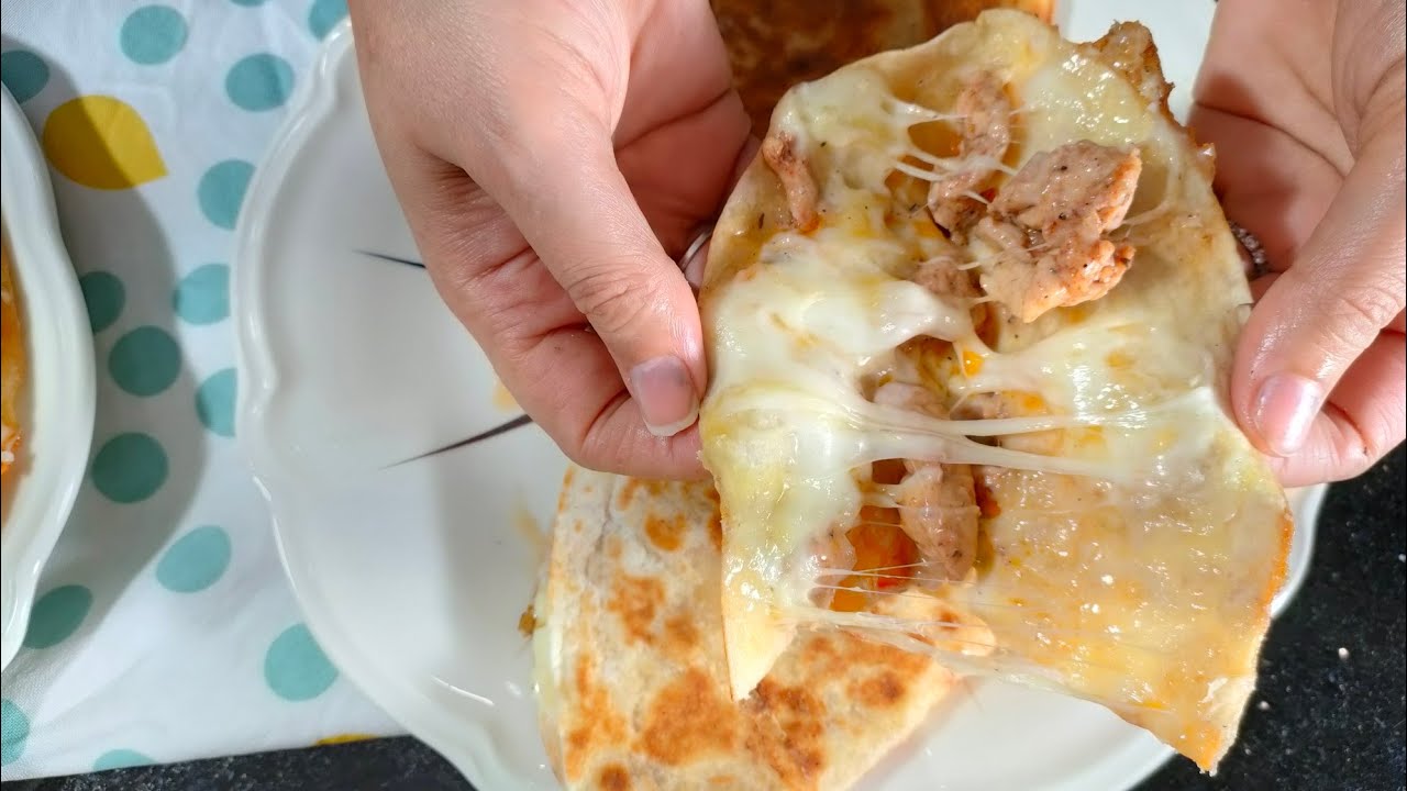 في ربع ساعه اعملي أحلي غدوه😋كساديا الفراخ من مطبخي فاطمه ابو حاتي