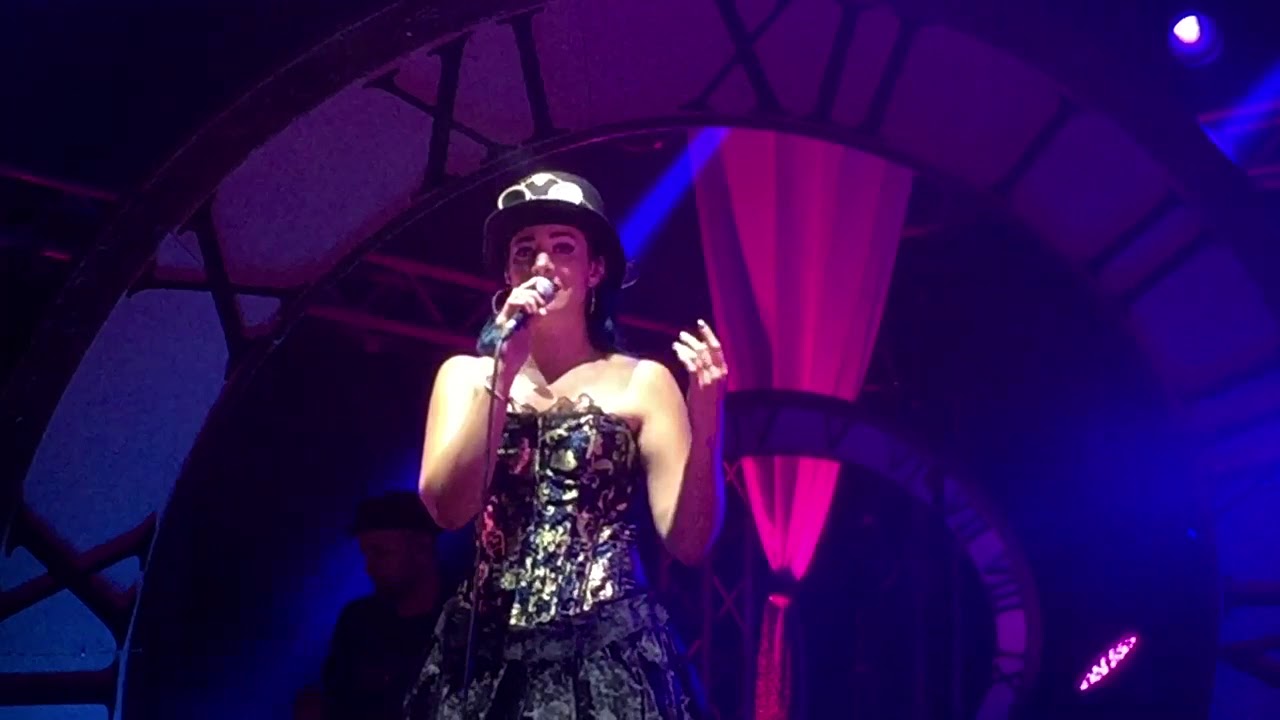 Interpretazione di Federica Chicca Basile