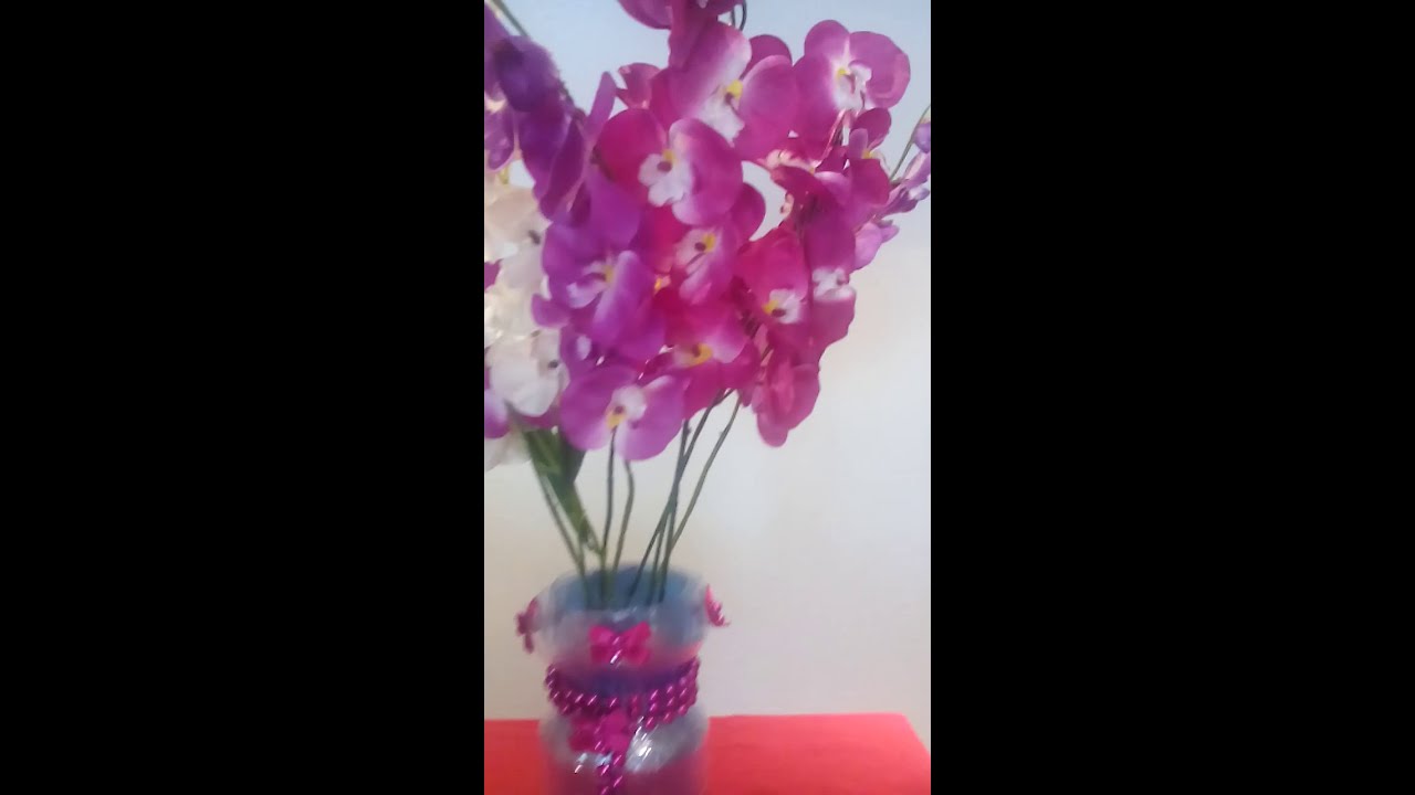 #DiyTableCenterPiece #How to recycle plastic bottles #Howtocreate a DIYFlowerVase #BestoutofWastes