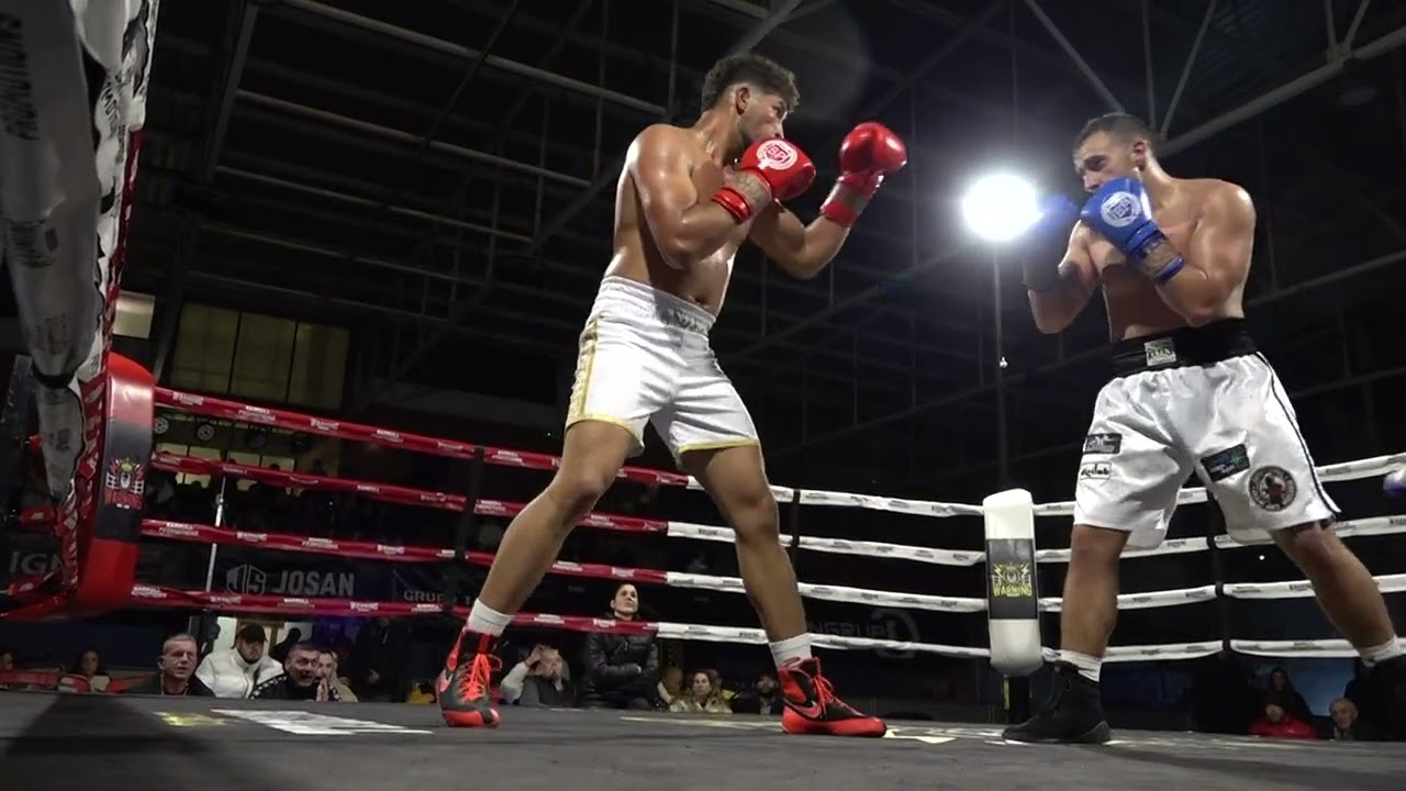 Velada Box Barrull. Cocentaina. 22-11-2025. Combate nº11: Mohamet Ait el Has-VS-Daniel Ausina