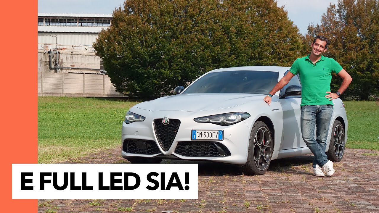 Alfa Romeo Giulia Competizione '23 | 280 CV tutti da GUIDARE