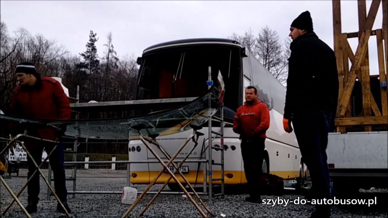 Montaż szyby czołowej w autobusie VDL Bova Magiq