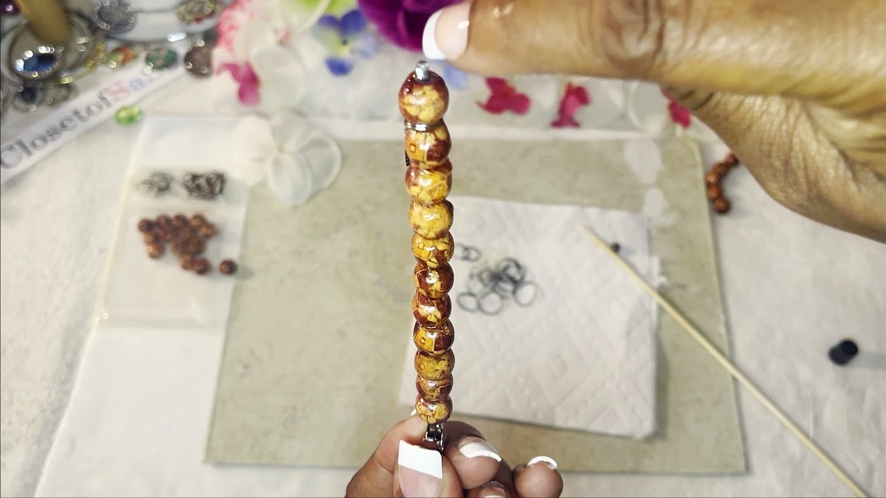 DIY Beaded Roach Clip | 😮 | ATM Card grabbers | wood & hot glue | Tutorial | By Closet of SaSS