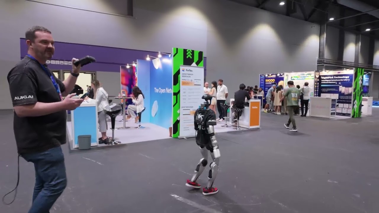 Connecting a robot to the real-world web