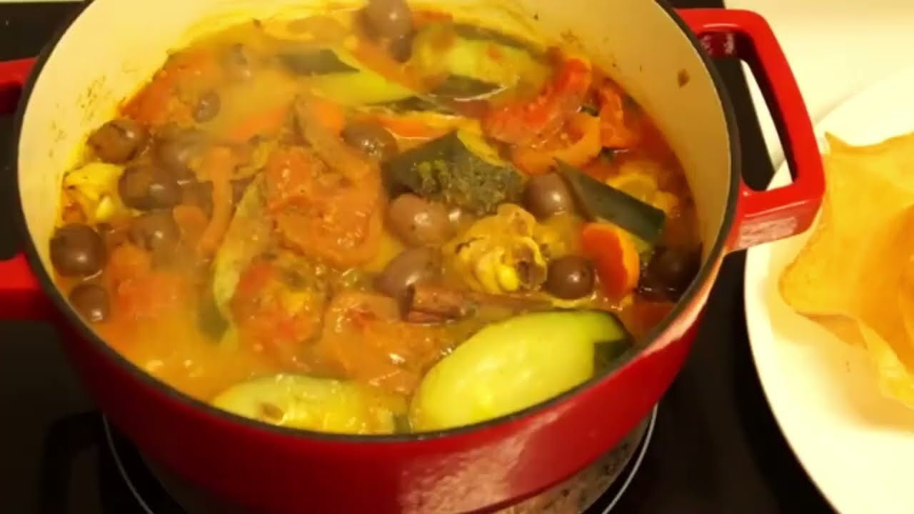 Cette recette est vraiment un Tajine de poulet ??? 🤔🤔🤔 ✔ #tajine   #poulet  #recette 🤔🤔🤔