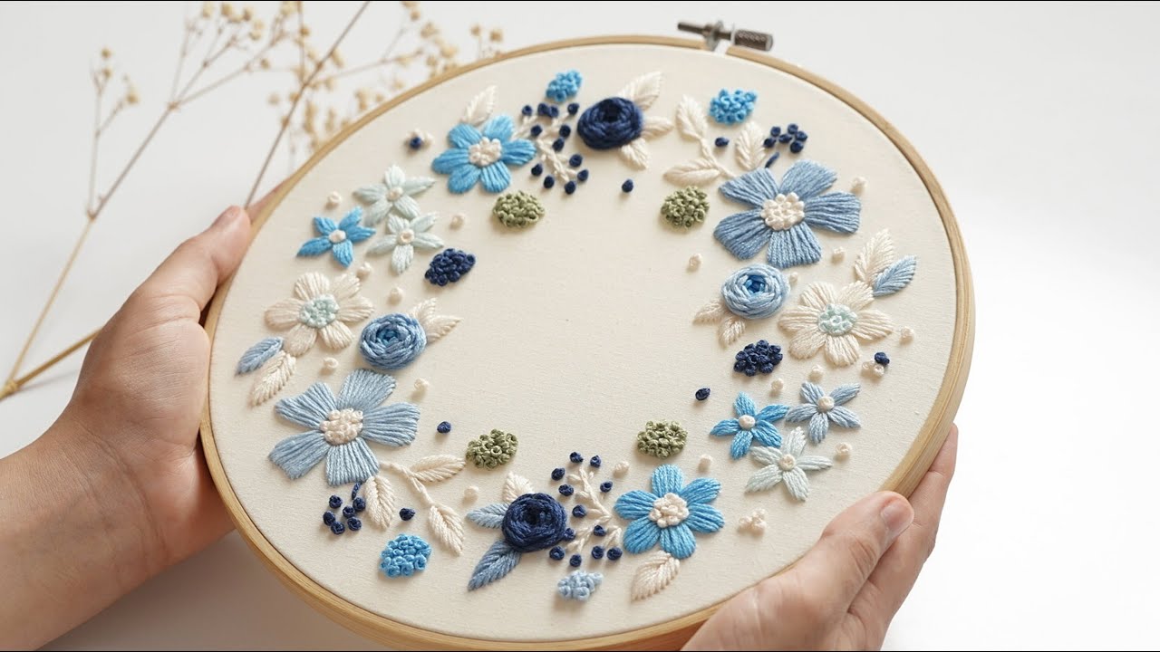 Blue wreath, embroidery tutorial for beginners!