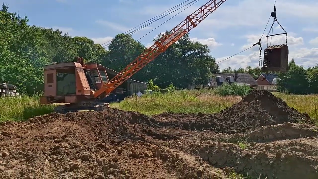 Summer holiday is here and the sun is shining on my dragline