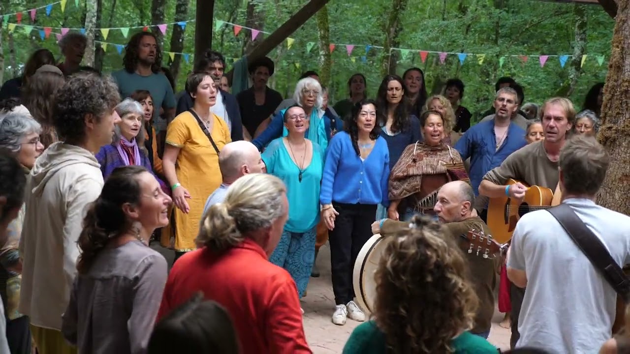Danses de la Paix Universelle au Mantra Fest 2024