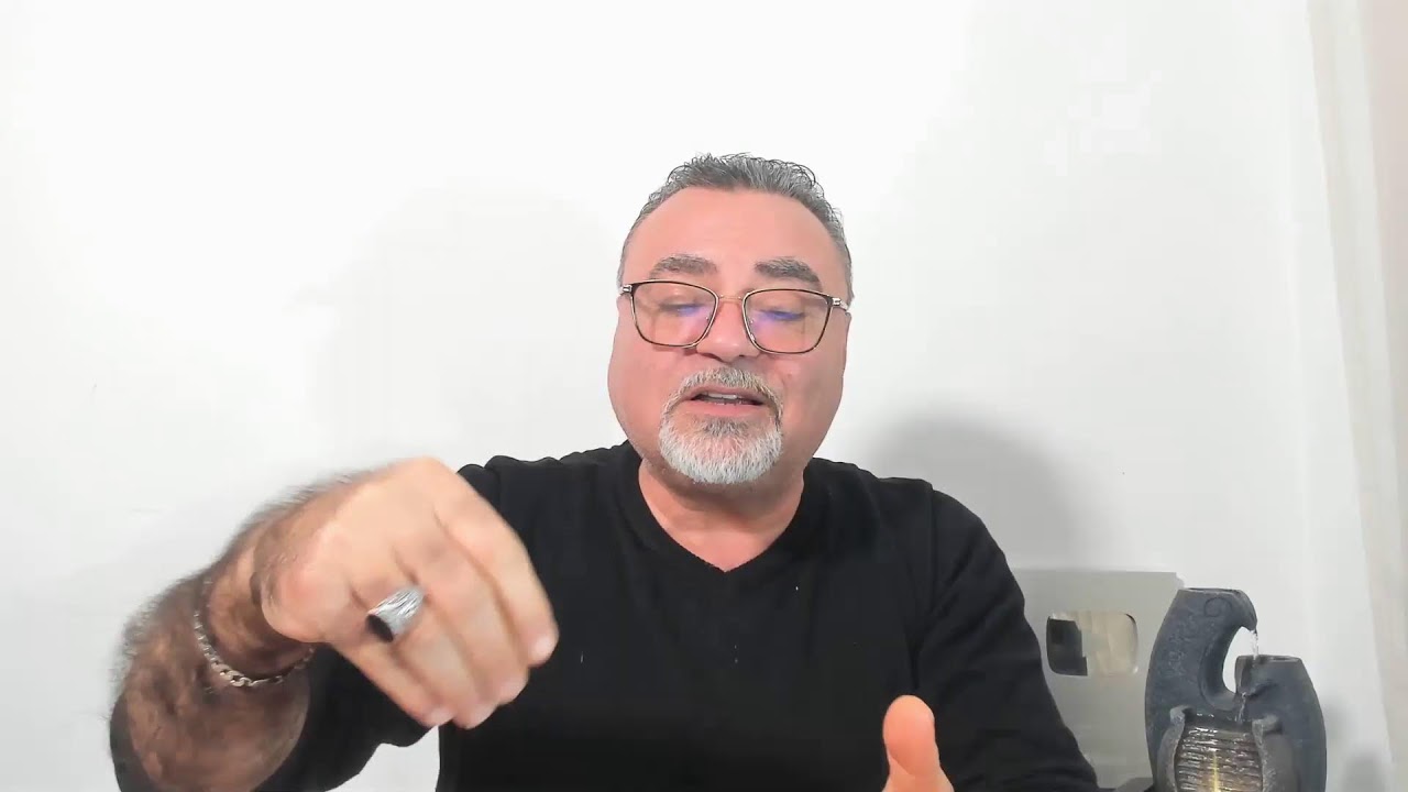 تهمة إن الحنفاء يعبدون النصوص