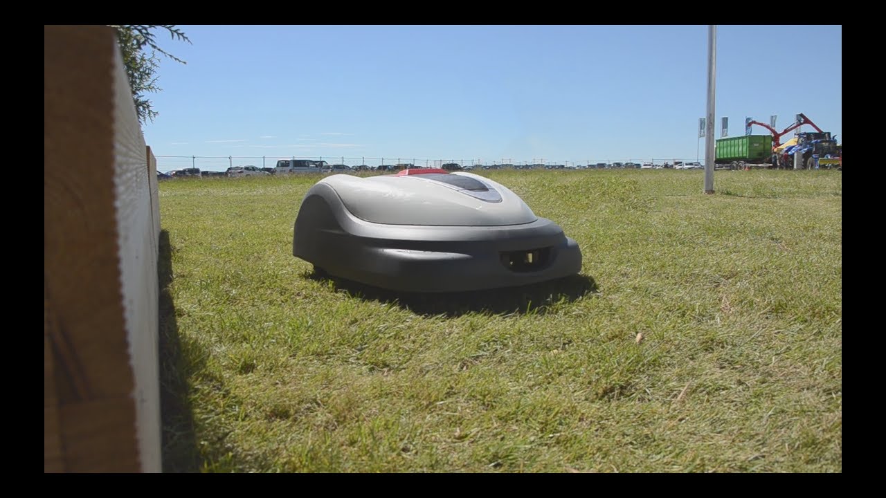 demopark 2017: Rasenroboter bei Honda unterwegs
