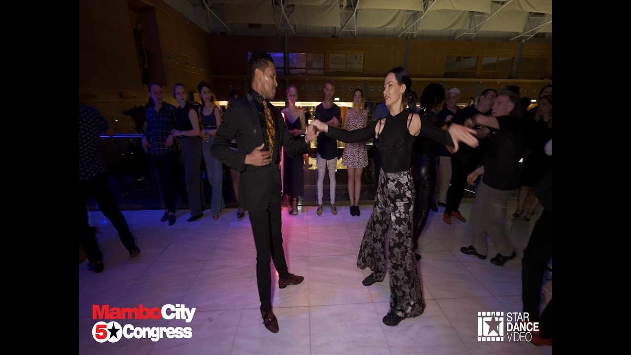 Franklin Diaz & Anna Villa | social dancing @ Mambo City 5Stars