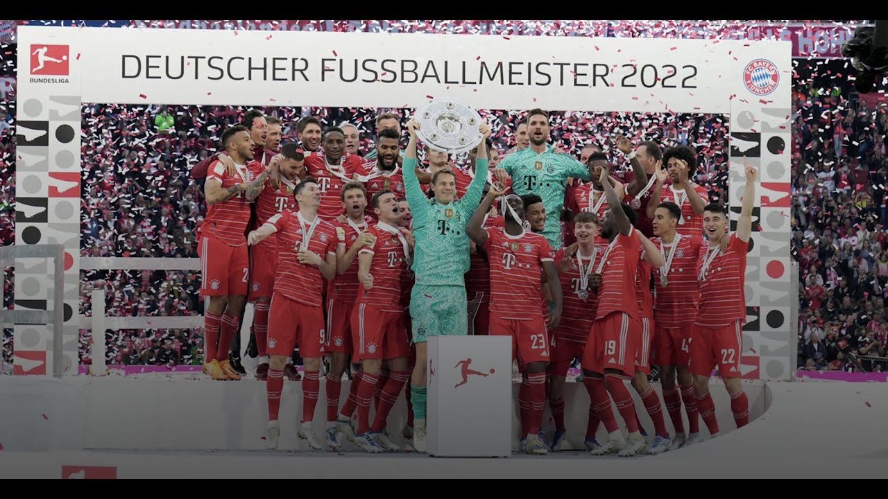 Zehn Jahre in Folge! Die &Uuml;bergabe der Meisterschale im Video
