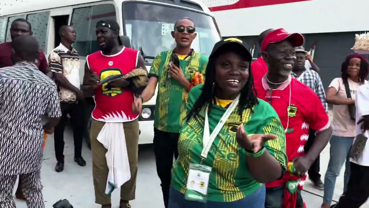 WOW 🔥: Watch how Asante Kotoko fans shake the stadium with “JAMA” amazing, Kwara fans shocked 😍