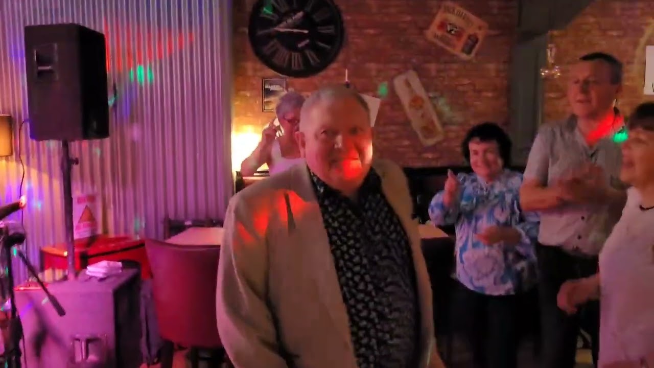 Adrian Ryan singing Good Hearted Woman in Boylans Ardee - 18th October 2024