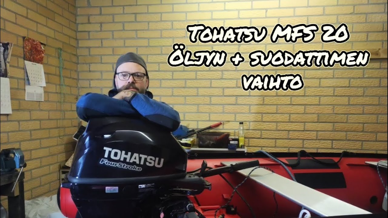 Tohatsu 20 perämoottorin öljyn ja suodattimen vaihto. Vene talvisäilöön