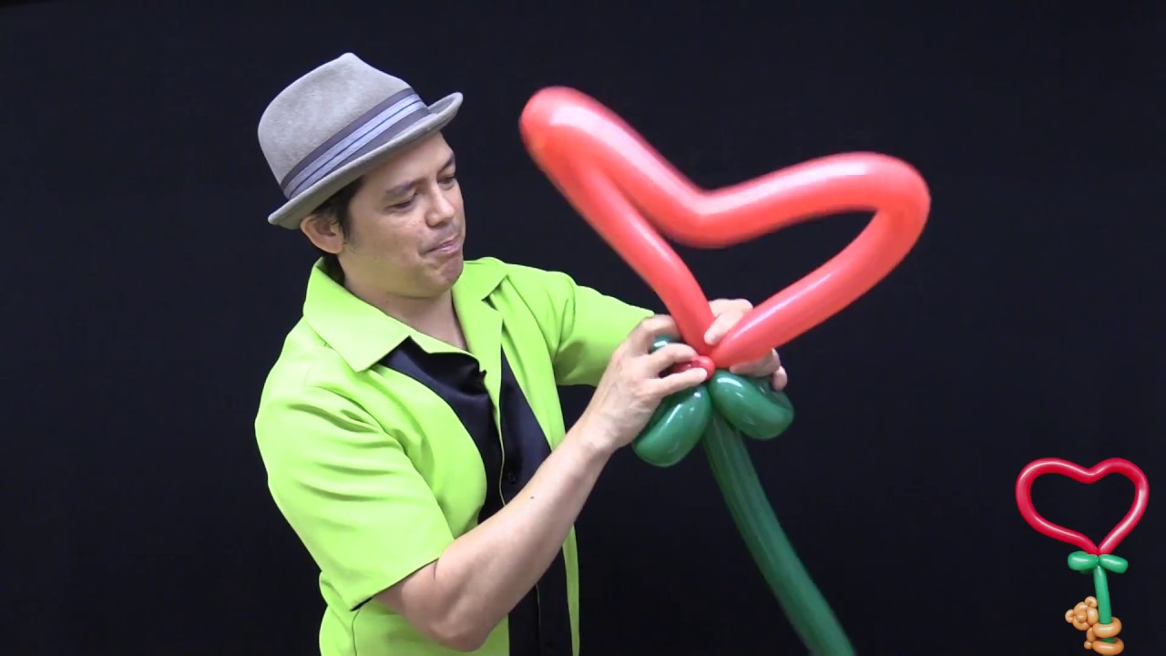 Beginners Guide on How to Make a Balloon BEAR ON A HEART. Balloon Animal Lesson #14