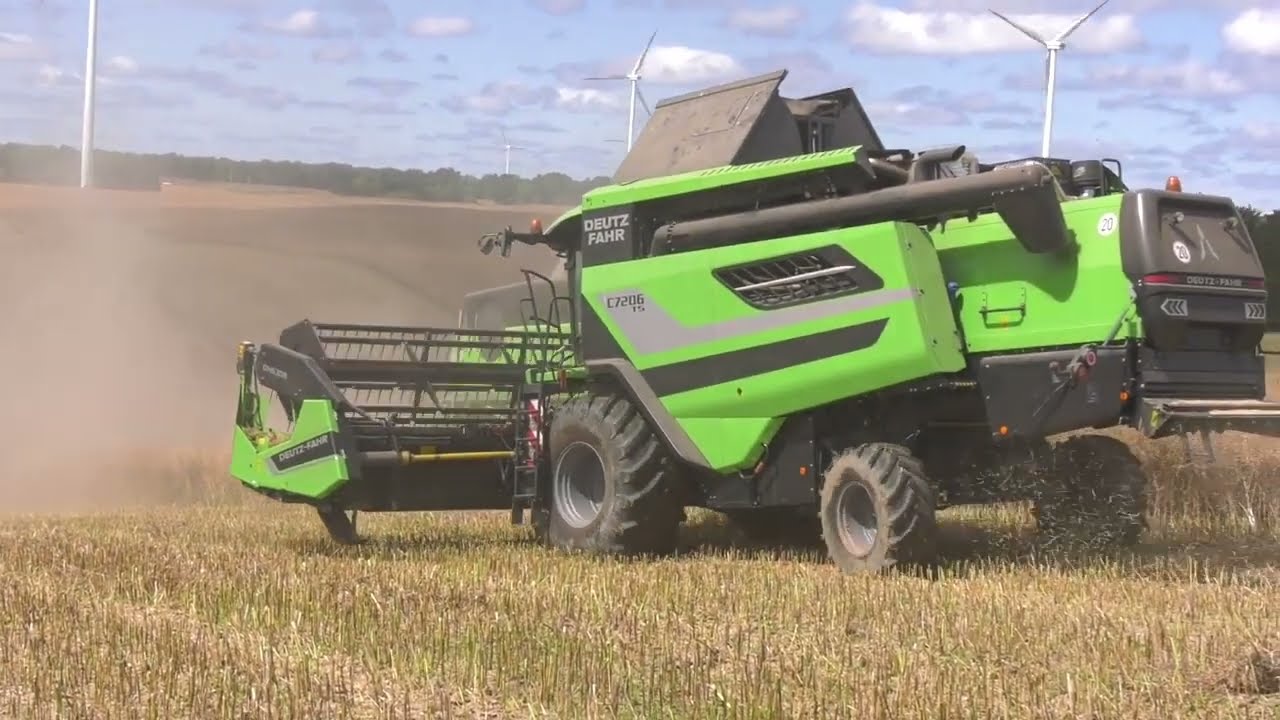 550 hektarów po PGR  👉 dwa kombajny i traktory Deutz-Fahr