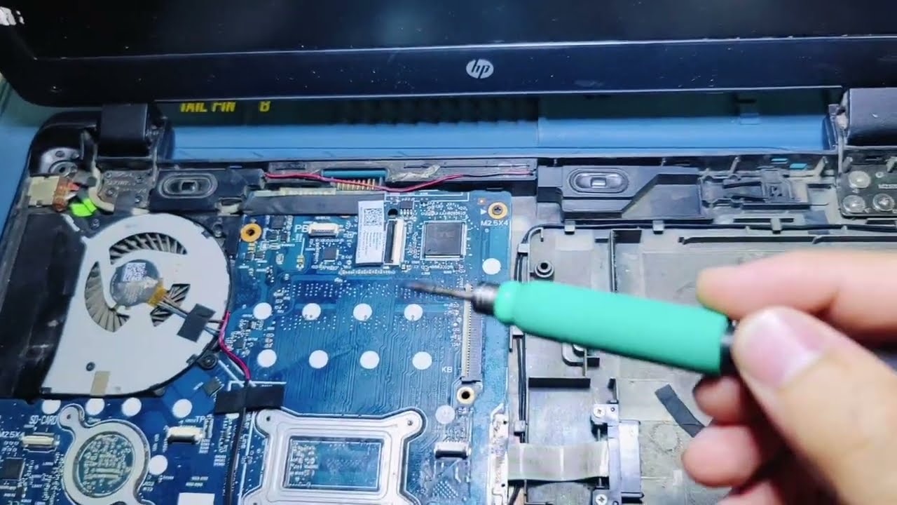 HP 350 G1 Not Powering On Without Charger