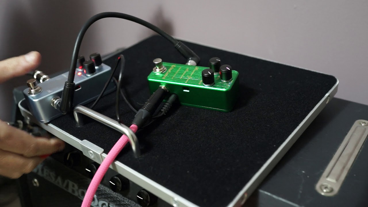 Bobby  DeVitodemo One Control Persian Green Screamer into Sonic Blue Twanger